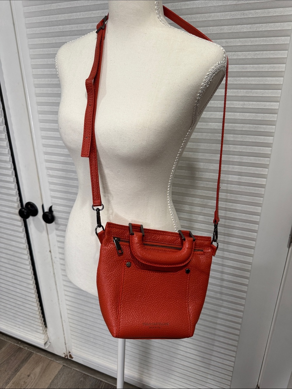 Viola Castellani Italian leather orange pebbled crossbody purse - Picture 4 of 4